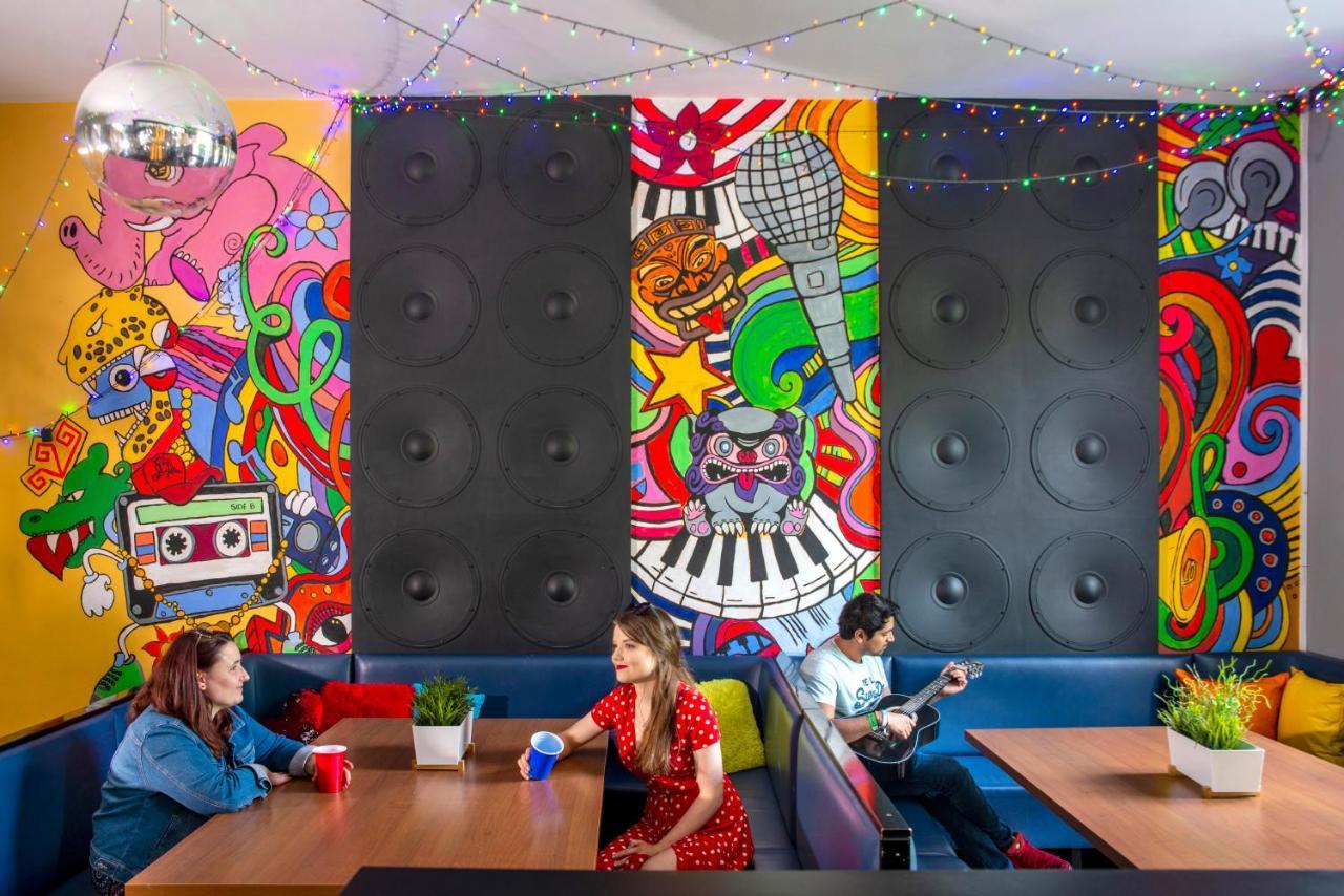 Let'S Rock Party Hostel! Age Limit From 18 Until 40! كراكوفيا المظهر الخارجي الصورة