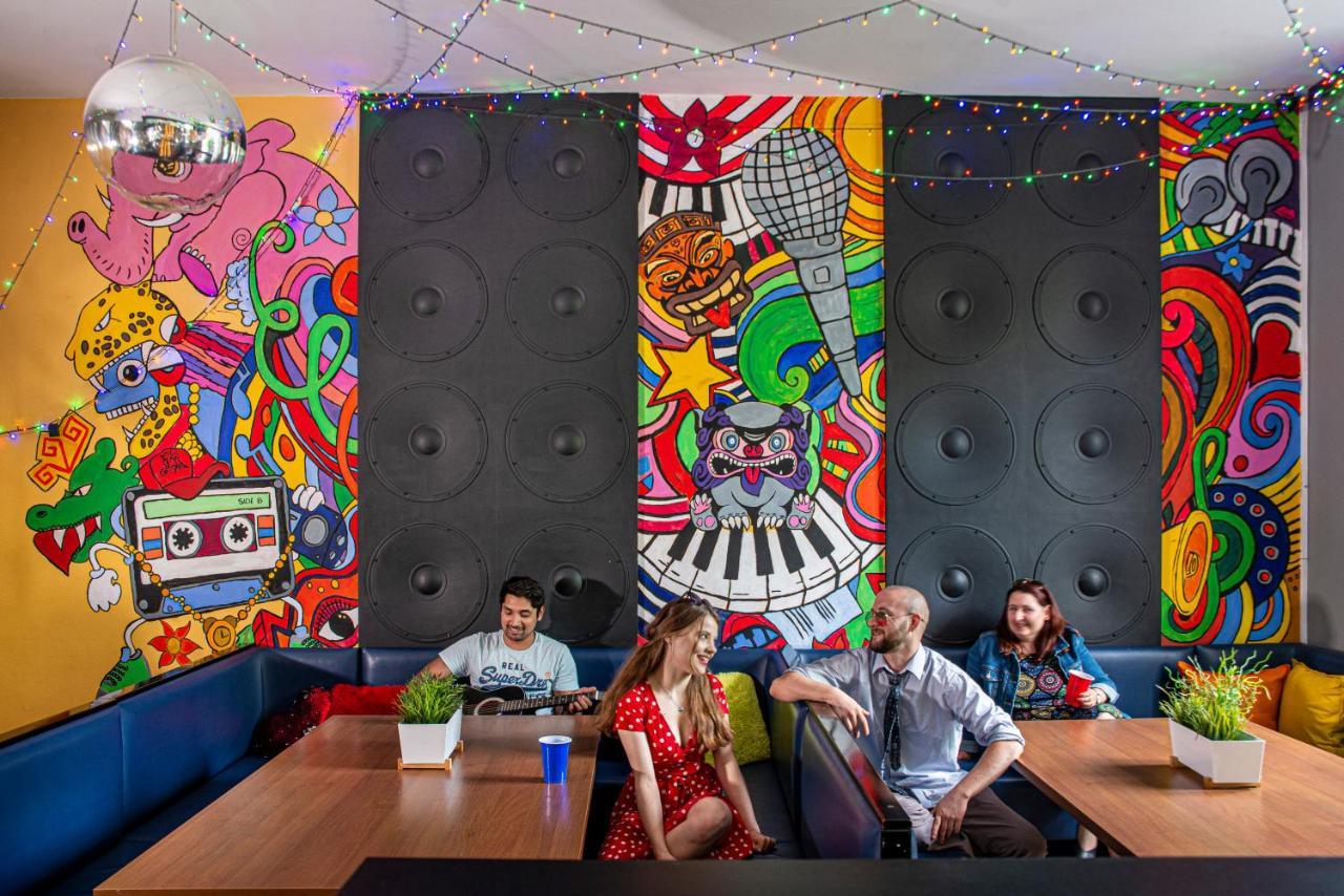 Let'S Rock Party Hostel! Age Limit From 18 Until 40! كراكوفيا المظهر الخارجي الصورة