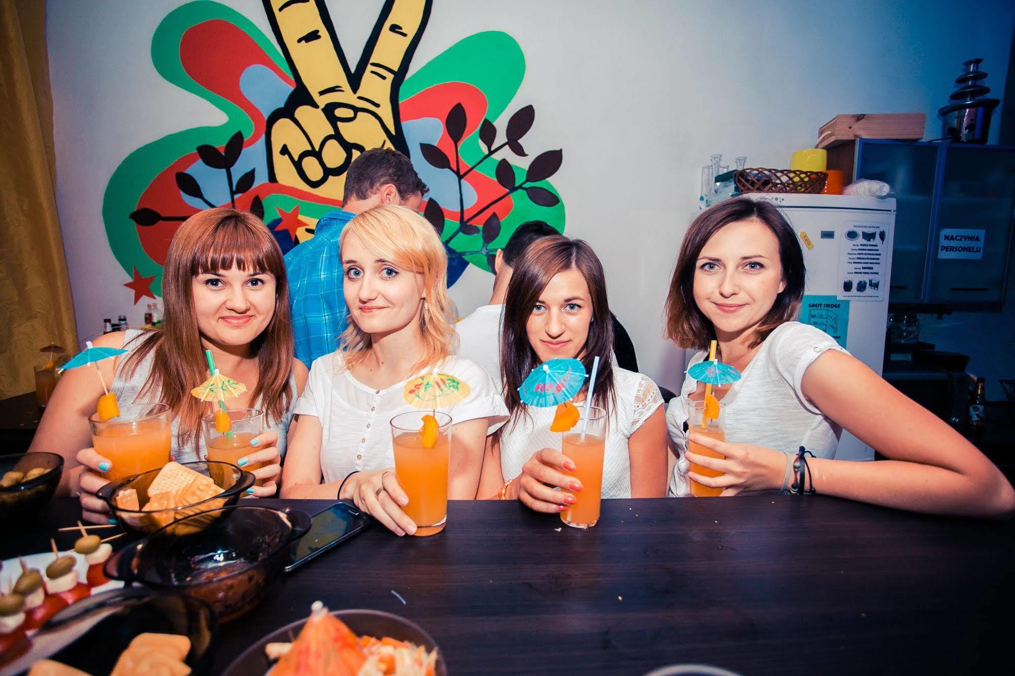 Let'S Rock Party Hostel! Age Limit From 18 Until 40! كراكوفيا المظهر الخارجي الصورة